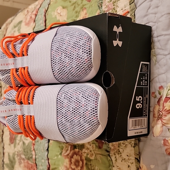 Under Armour Sneakers - Picture 2 of 4